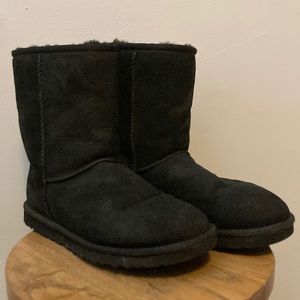 UGG Classic Short Boots Black Suede Size 9 (Women) / 8 (Men)